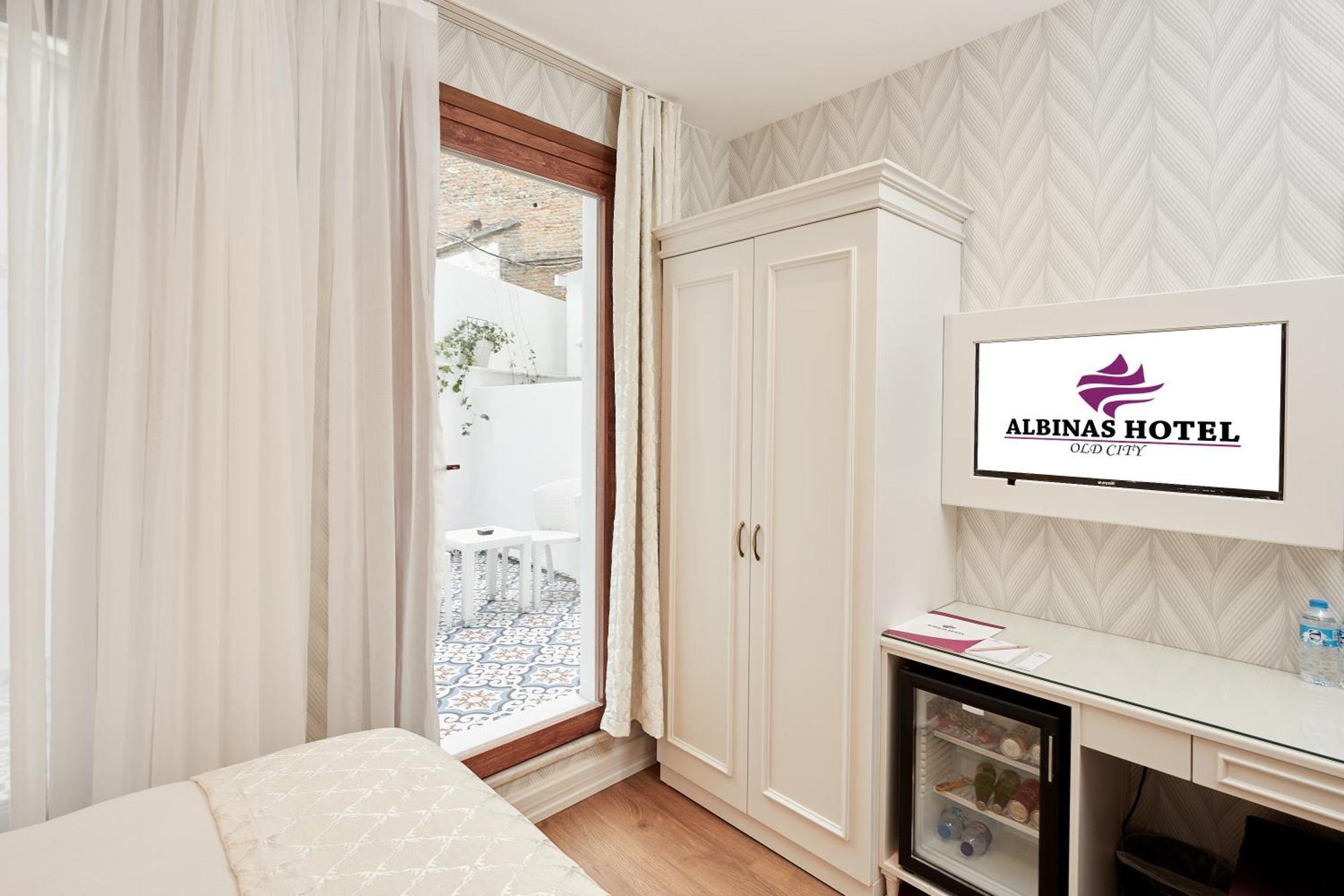 Otel Albinas Old 4*