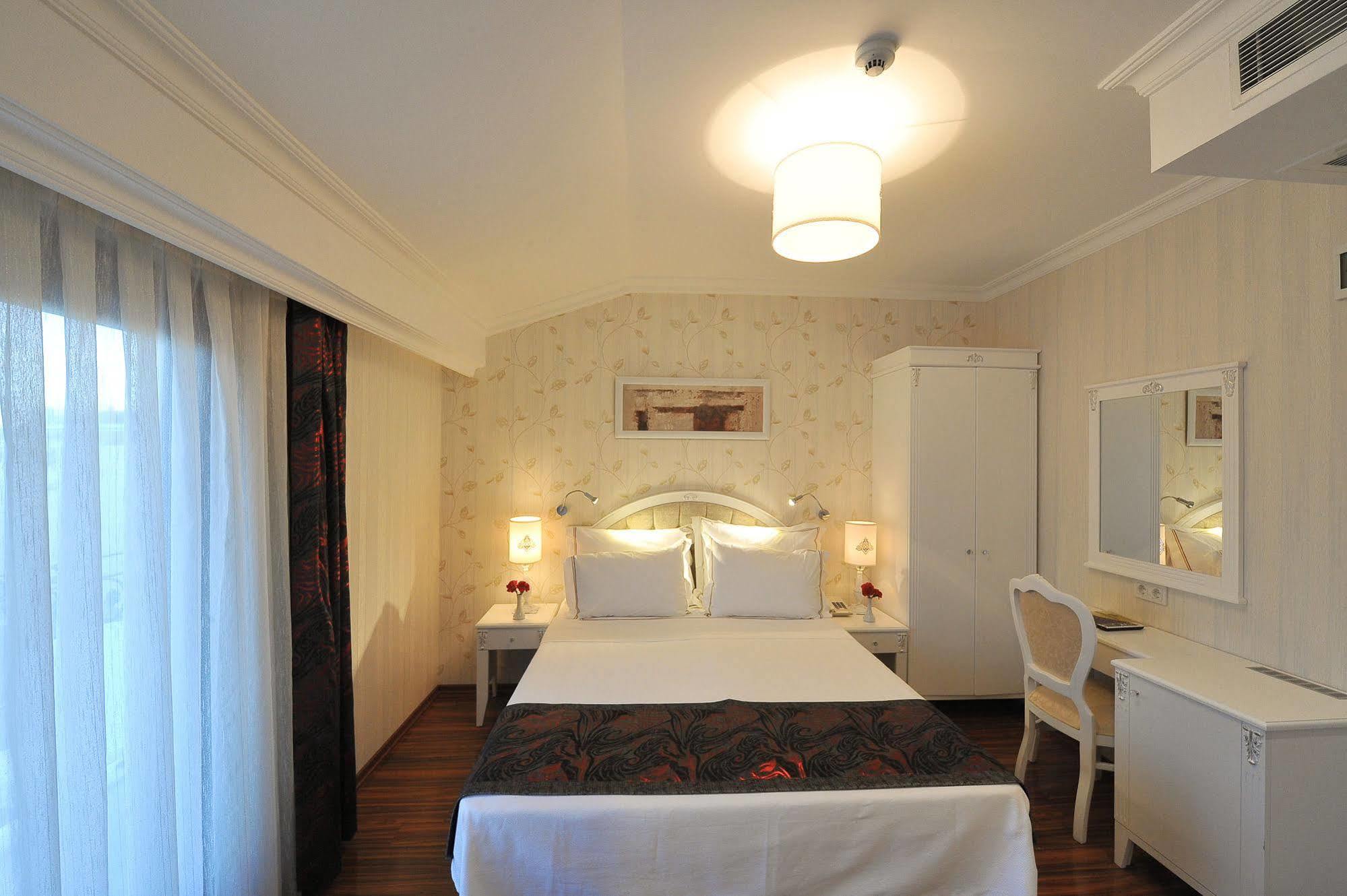 Otel Albinas Old 4*